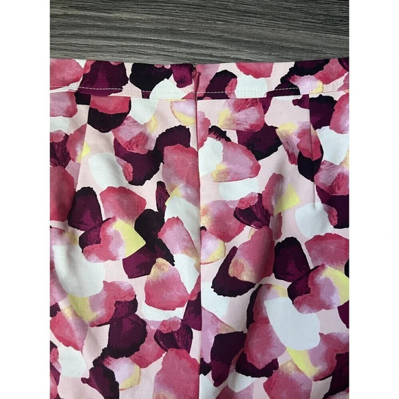 Willow & Thread Essentials Pencil Skirt Pink‎ & White Flower Petal Print Size 6 - Picture 5 of 6